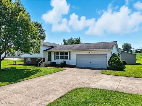 1701 Wheat Ridge Dr, Orrville, OH 44667
