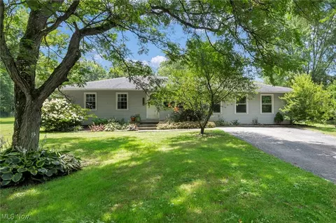 2264 Acre Rd, Akron, OH 44320