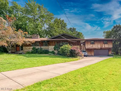 7509 N Linden Ln, Parma, OH 44130