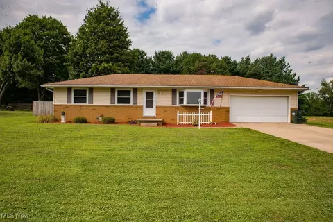 3341 Nimishillen Church Rd NE, Hartville, OH 44632