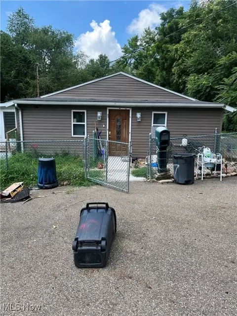 3127 Central Ave SE, Canton, OH 44707