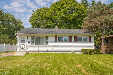 5624 Vickie Ln, Bedford Heights, OH 44146
