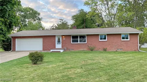 3517 34th St NE, Canton, OH 44705