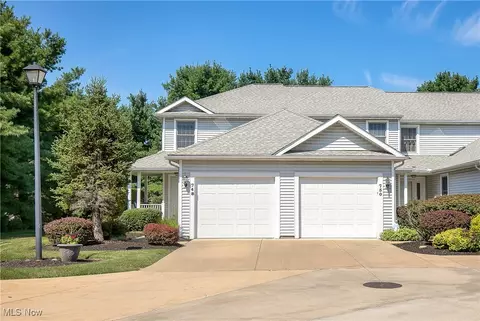 748 Beverly Ave, Canal Fulton, OH 44614