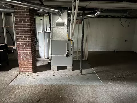 355 E Michigan Ave, Sebring, OH 44672 photo 8