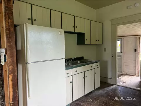 355 E Michigan Ave, Sebring, OH 44672 photo 4