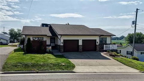 5520 S Market St #A, Millersburg, OH 44654