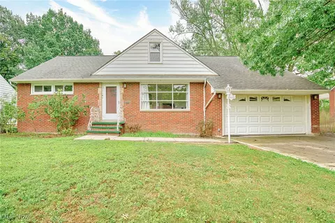 1823 Sunset Dr, Cleveland, OH 44143