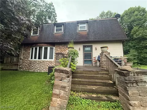 6 Omalia Dr, Mineral Ridge, OH 44440