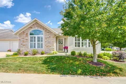 284 Woodbury Cir, Dalton, OH 44618