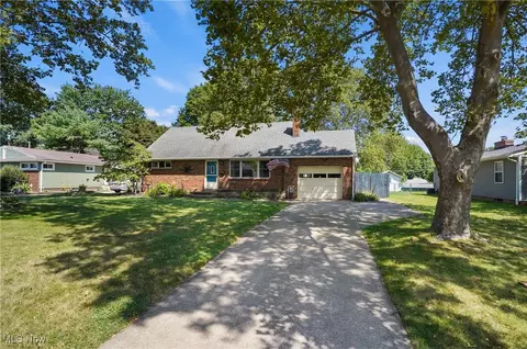 4217 21st St NW, Canton, OH 44708
