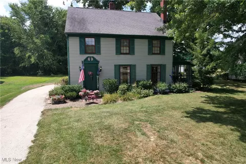 7092 S Pricetown Rd, Berlin Center, OH 44401