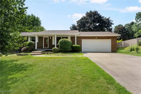 1508 Canyon St NE, Uniontown, OH 44685