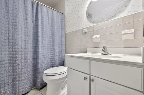 Bath - 1806 Empire Rd, Wickliffe, OH 44092 photo 1 of 3