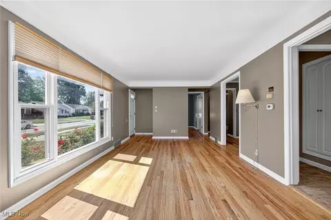 Living - 1806 Empire Rd, Wickliffe, OH 44092 photo 3 of 4