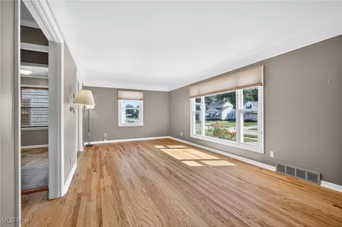Living - 1806 Empire Rd, Wickliffe, OH 44092 photo 2 of 4