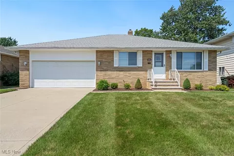 6880 Lynett Dr, Parma, OH 44129