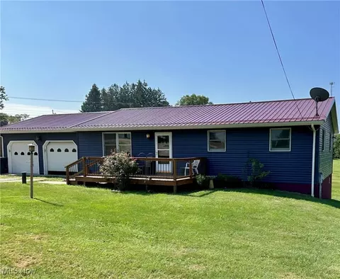 2397 Adamsville Rd, Zanesville, OH 43701