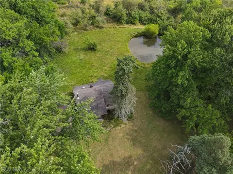 14442 Gar Hwy, Chardon, OH 44024