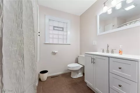 Bath - 2575 Christensen Ave, Akron, OH 44314 photo 1 of 1