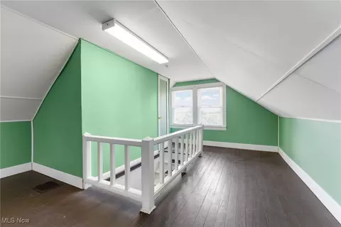 Entry Way - 2575 Christensen Ave, Akron, OH 44314 photo 2 of 2