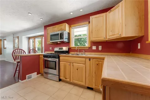Kitchen - 2575 Christensen Ave, Akron, OH 44314 photo 2 of 2