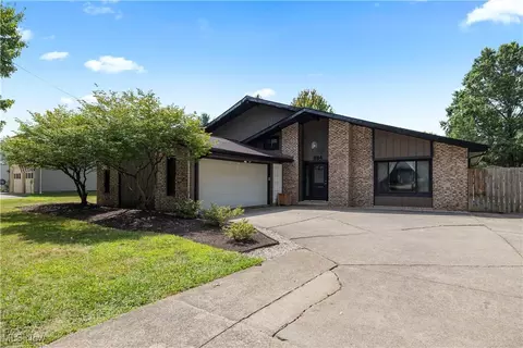 994 E Smith Rd, Medina, OH 44256