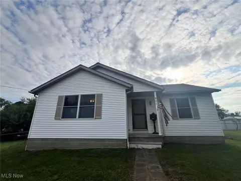 661 Cliff St NW, Massillon, OH 44647