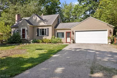 3314 Columbia Rd, Westlake, OH 44145