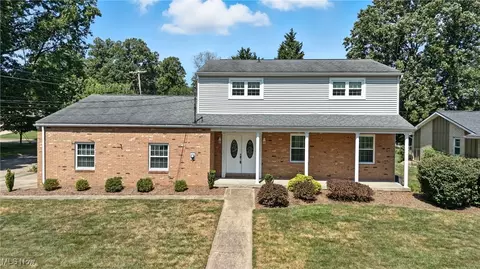 5501 12th Ave, Vienna, WV 26105