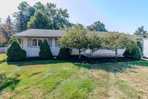 6159 Cambridge Park Dr, Mentor, OH 44060