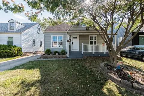 915 E 224 St, Euclid, OH 44123