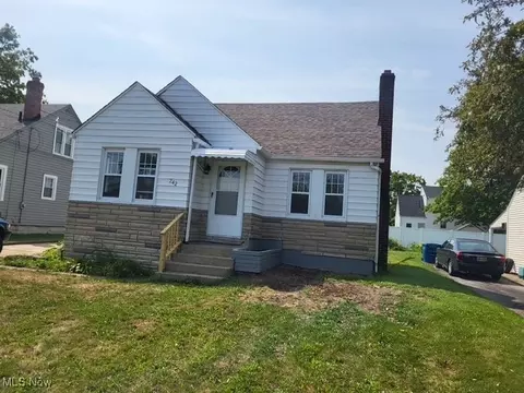 242 Wilson, Struthers, OH 44471