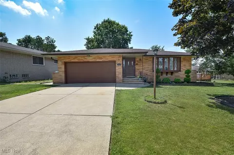 7715 Barton Hill Dr, Parma, OH 44129