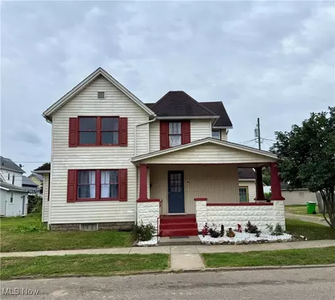 935 Orchard St, Coshocton, OH 43812