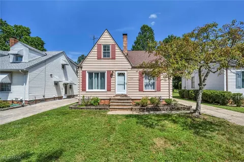 11568 Woodview Blvd, Parma Heights, OH 44130