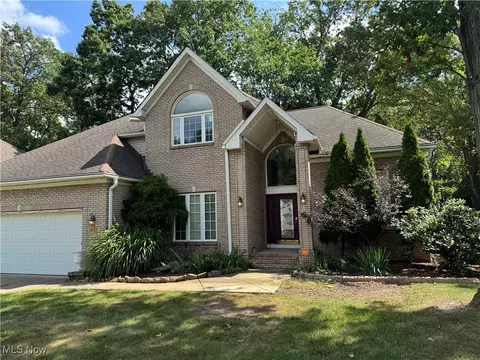 341 Knollwood Trl, Richmond Heights, OH 44143