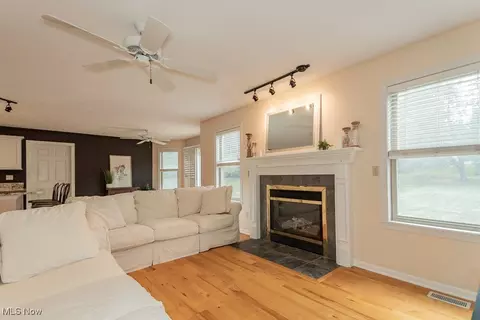 4760 S Pine Ln, Perry, OH 44081 photo 4