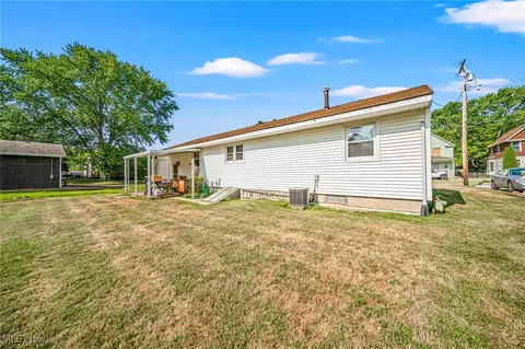 5222 Nathan Ave, Ashtabula, OH 44004 photo 4
