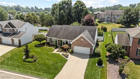 1642 Cadney St NE, Canton, OH 44714