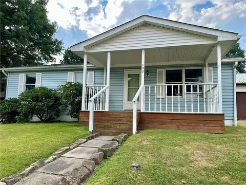 103 Marshall St, New Cumberland, WV 26047