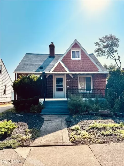 5275 W 49th St, Parma, OH 44134