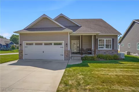 341 Alexis Ln, Canal Fulton, OH 44614