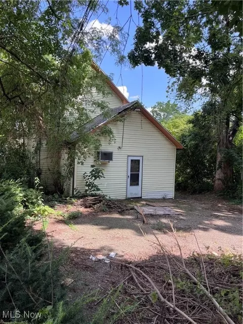 868 N Main St, Akron, OH 44310 photo 3
