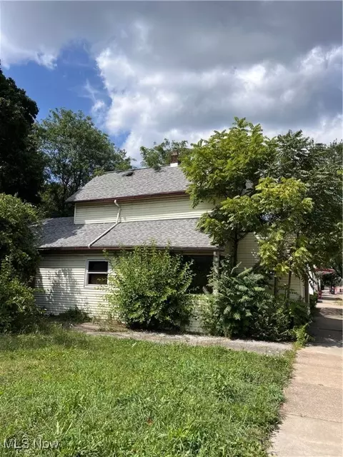 868 N Main St, Akron, OH 44310 photo 5