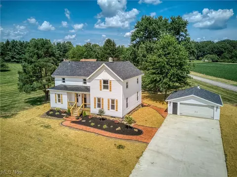 2516 Ranfield Rd, Mogadore, OH 44260