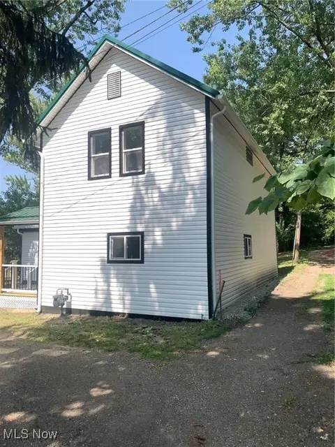 238 High St SW, Carrollton, OH 44615