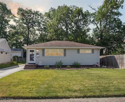 6109 Westbrook Dr, Brook Park, OH 44142