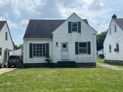 12418 Crest Ave, Cleveland, OH 44125