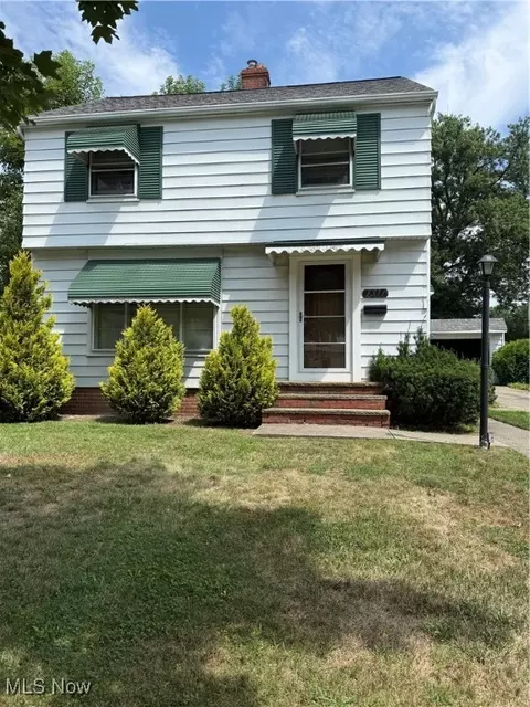 1311 Gordon Rd, Lyndhurst, OH 44124